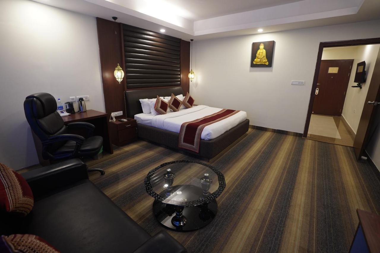 Hotel Avn Grand Ranchi Eksteriør bilde